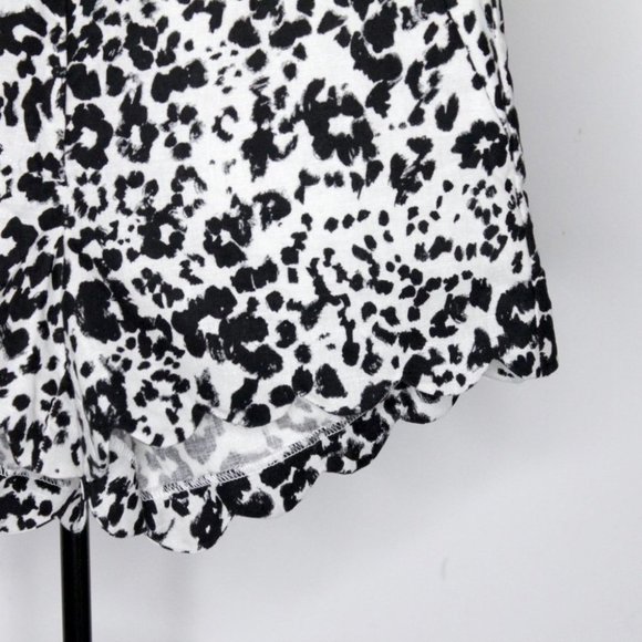J Crew H5608 Linen Cotton Blend Scalloped Ink Animal Print  Shorts Size 4 - Picture 9 of 16